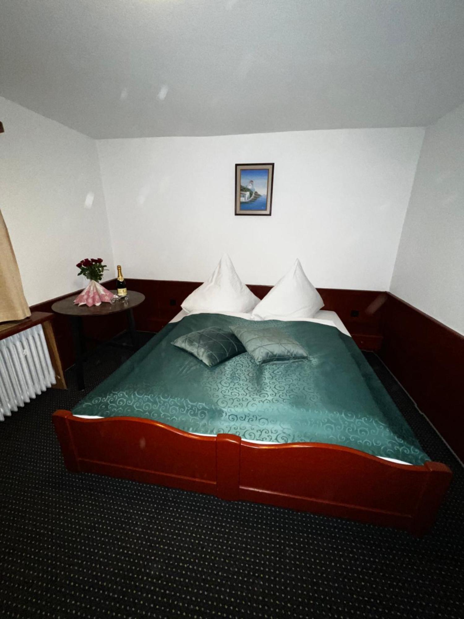 Gasthof Stern Asteri Frickenhausen  エクステリア 写真